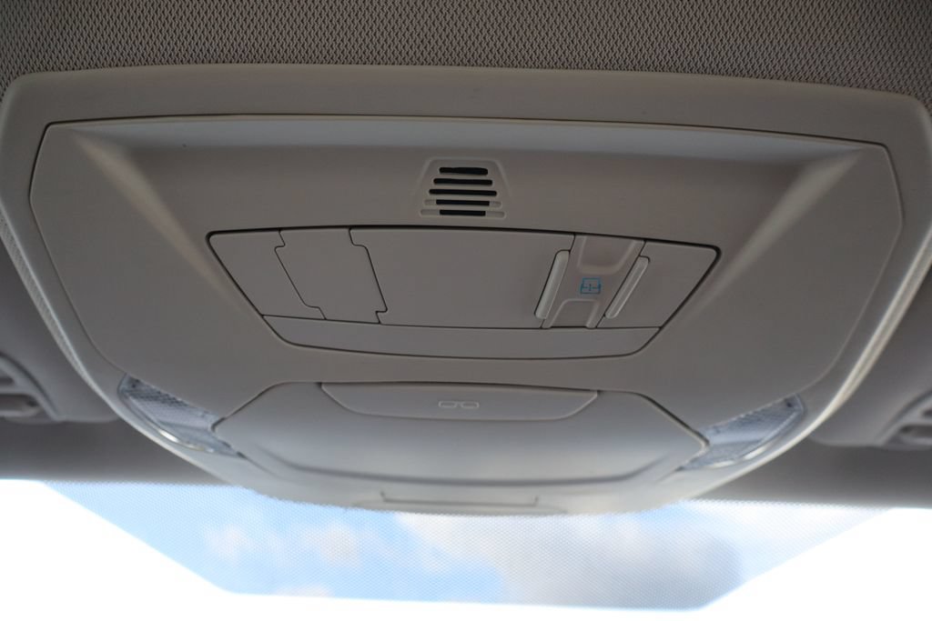 Used 2018 Ford Focus Titanium FWD image 19