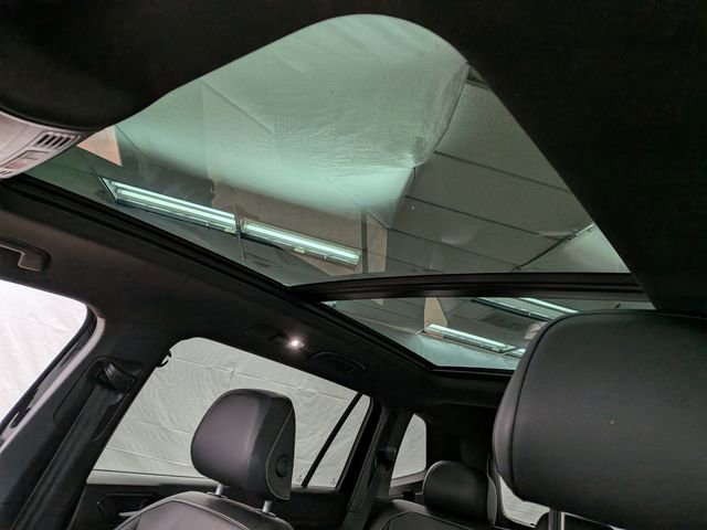 Used 2022 Volkswagen Tiguan SE R-Line image 15