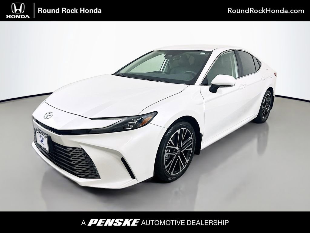 Used 2025 Toyota Camry XLE FWD image 1