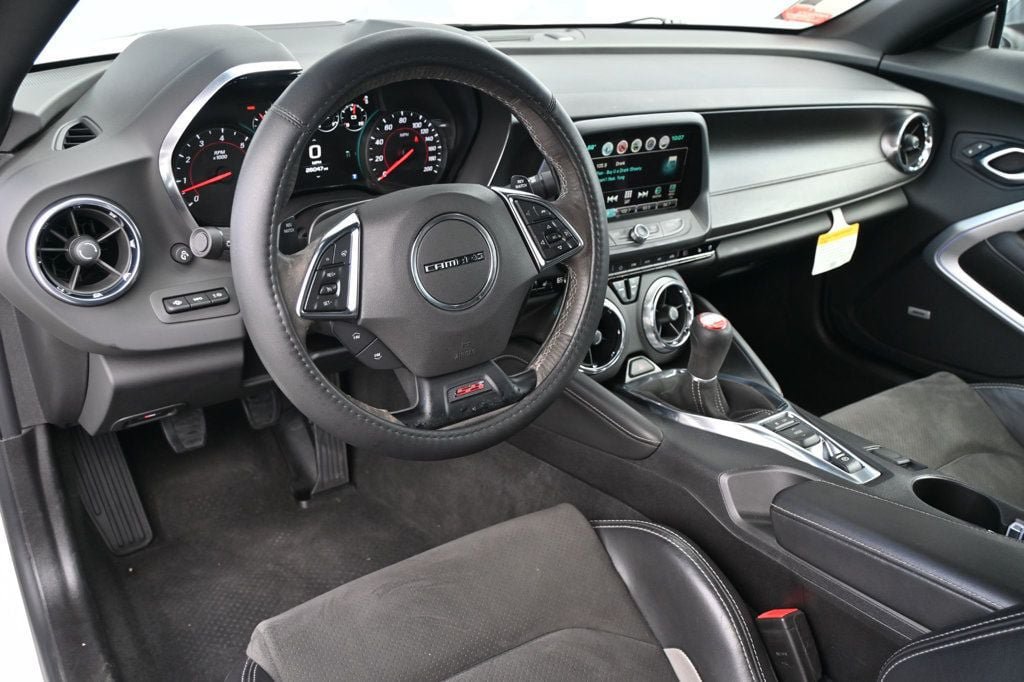 Used 2018 Chevrolet Camaro SS RWD image 12