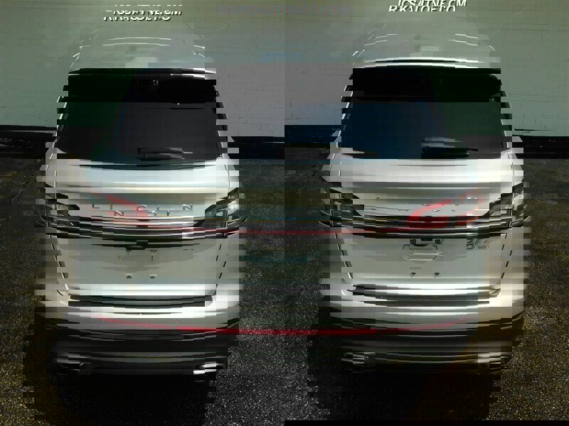 Used 2019 Lincoln Nautilus Select image 6