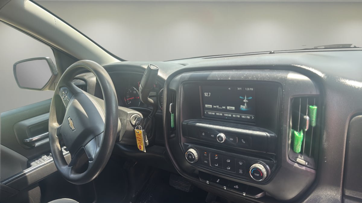 Used 2017 Chevrolet Silverado 1500 Custom w/ Custom Convenience Package AWD/4WD image 9