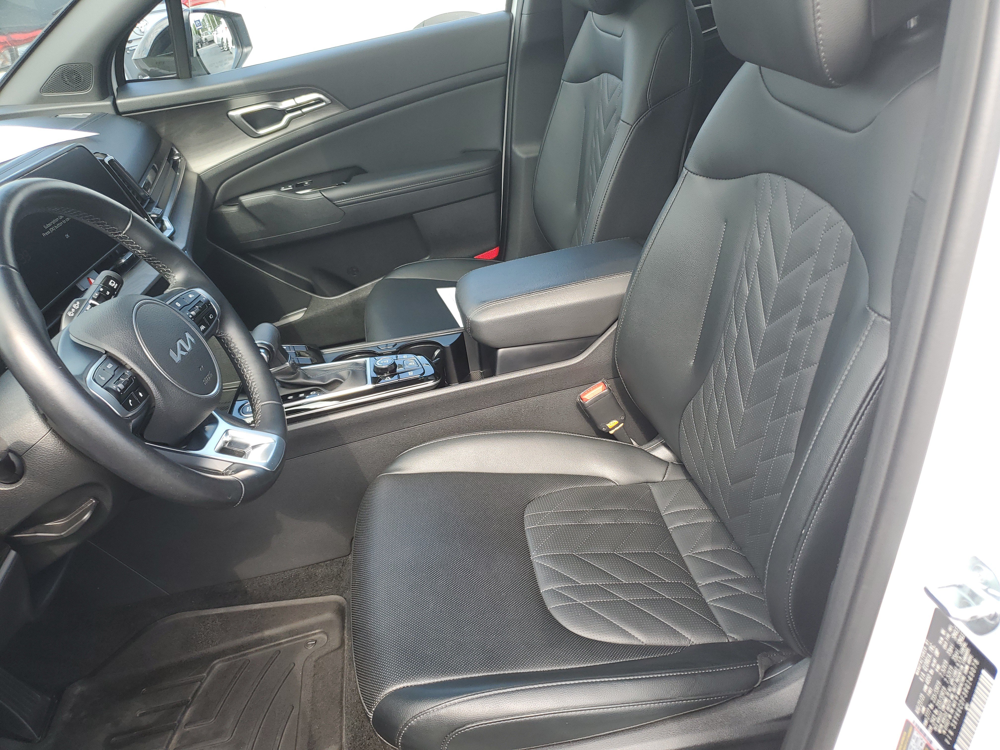 Used 2024 Kia Sportage X-Line w/ X-Line Premium Package AWD/4WD image 16