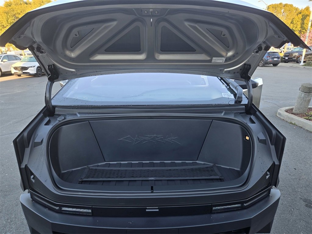 Used 2025 Tesla Cybertruck AWD Crew Cab image 36