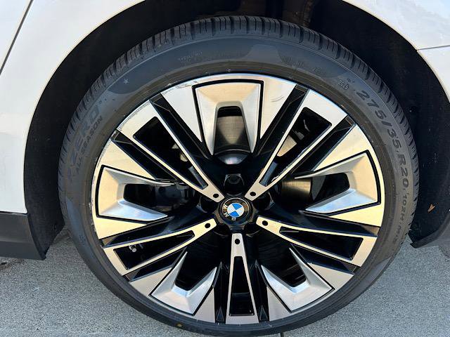 Certified 2024 BMW 540i xDrive w/ Premium Package image 32