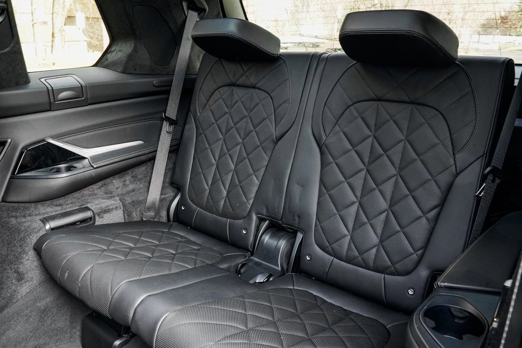 Used 2023 BMW X7 xDrive40i w/ M Sport Package image 20