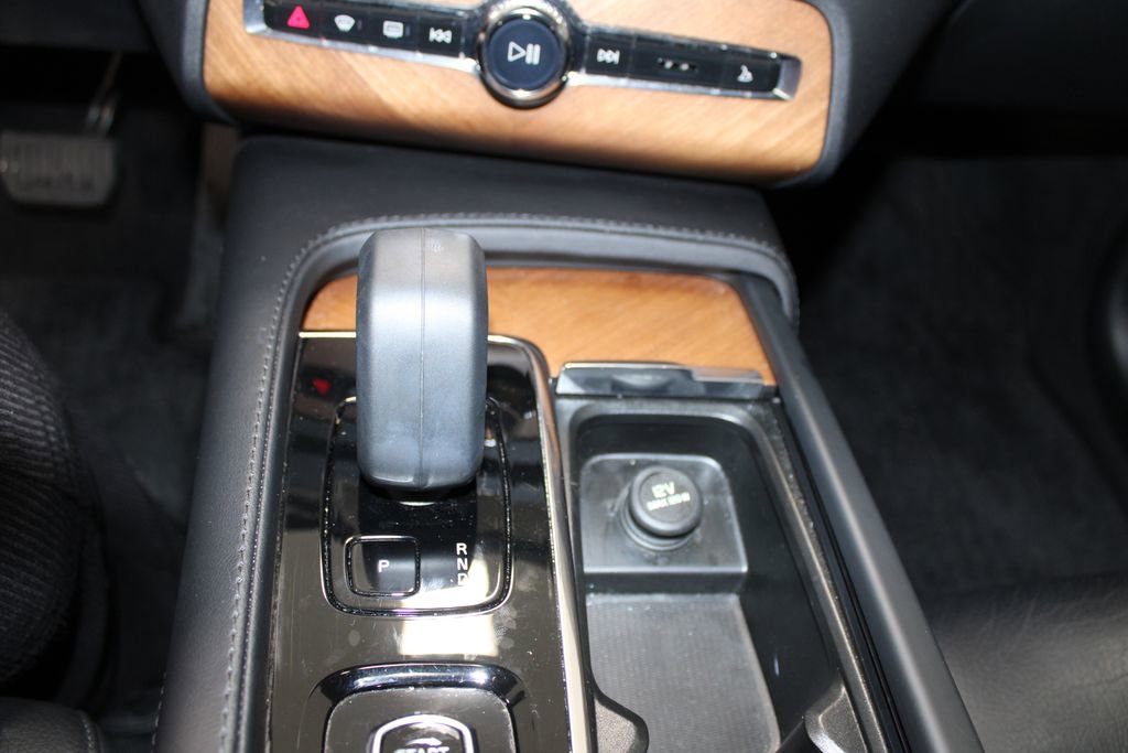 Used 2023 Volvo XC90 B5 Plus image 47