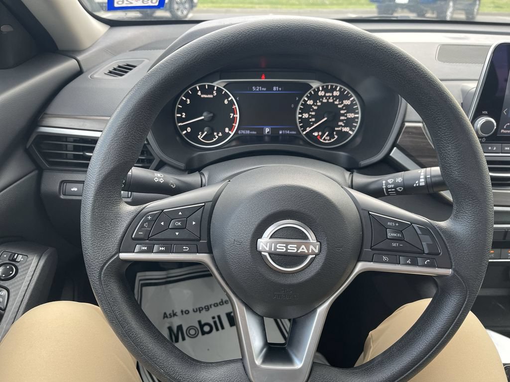 Used 2024 Nissan Altima 2.5 SV FWD image 14