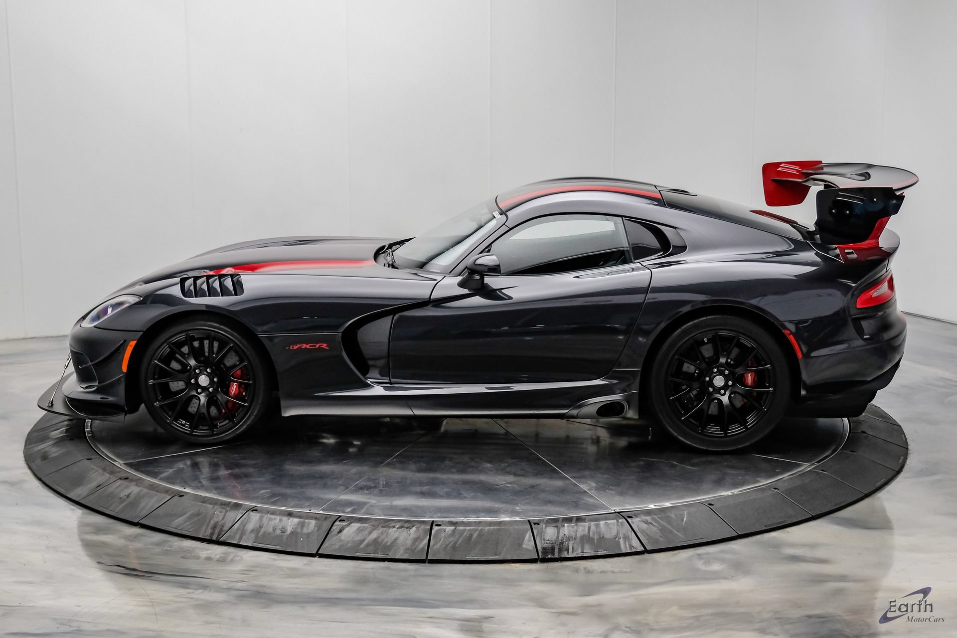 Used 2017 Dodge Viper ACR w/ Extreme Aero Package RWD image 9