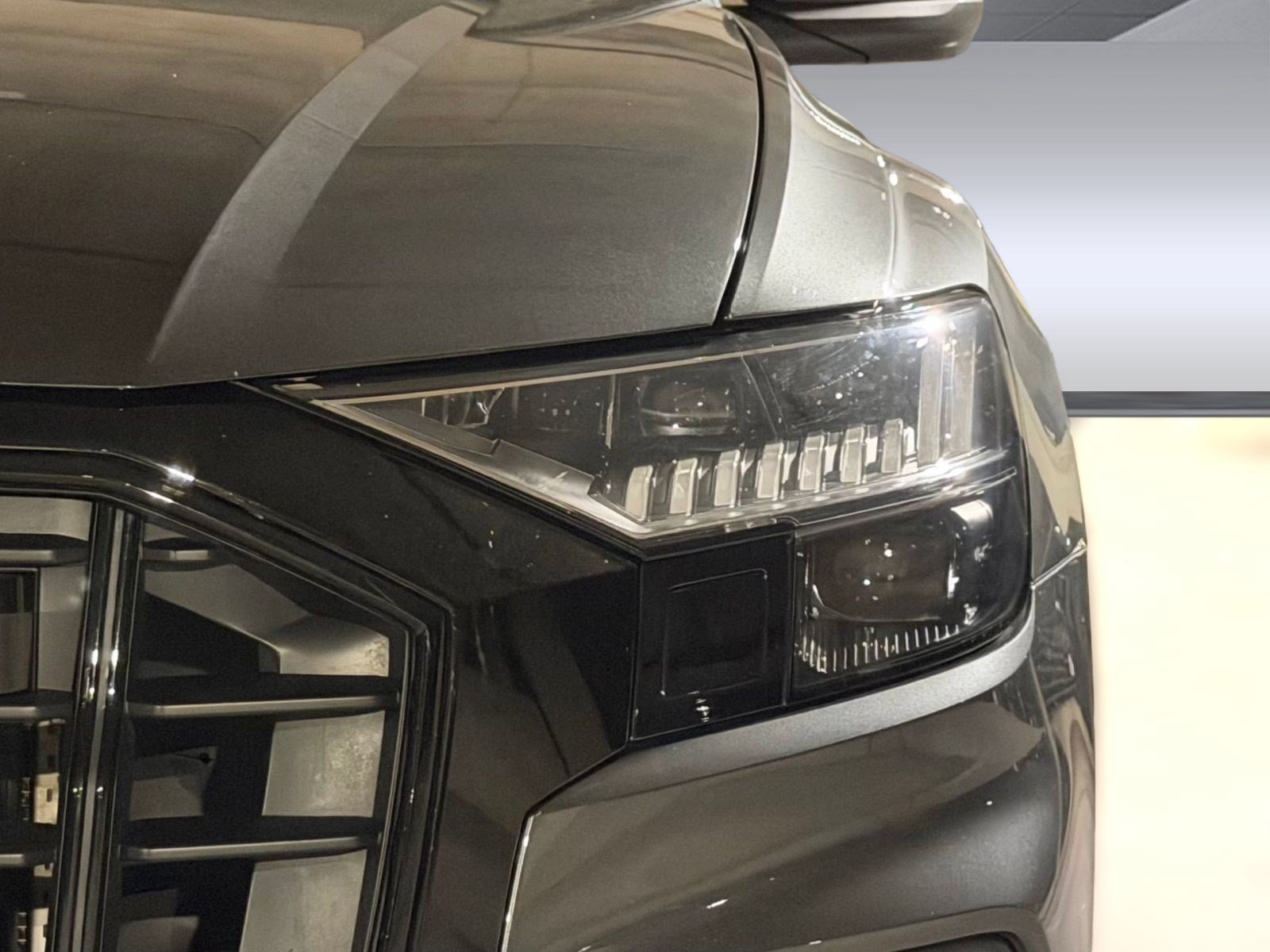Certified 2023 Audi SQ8 Prestige AWD/4WD image 11