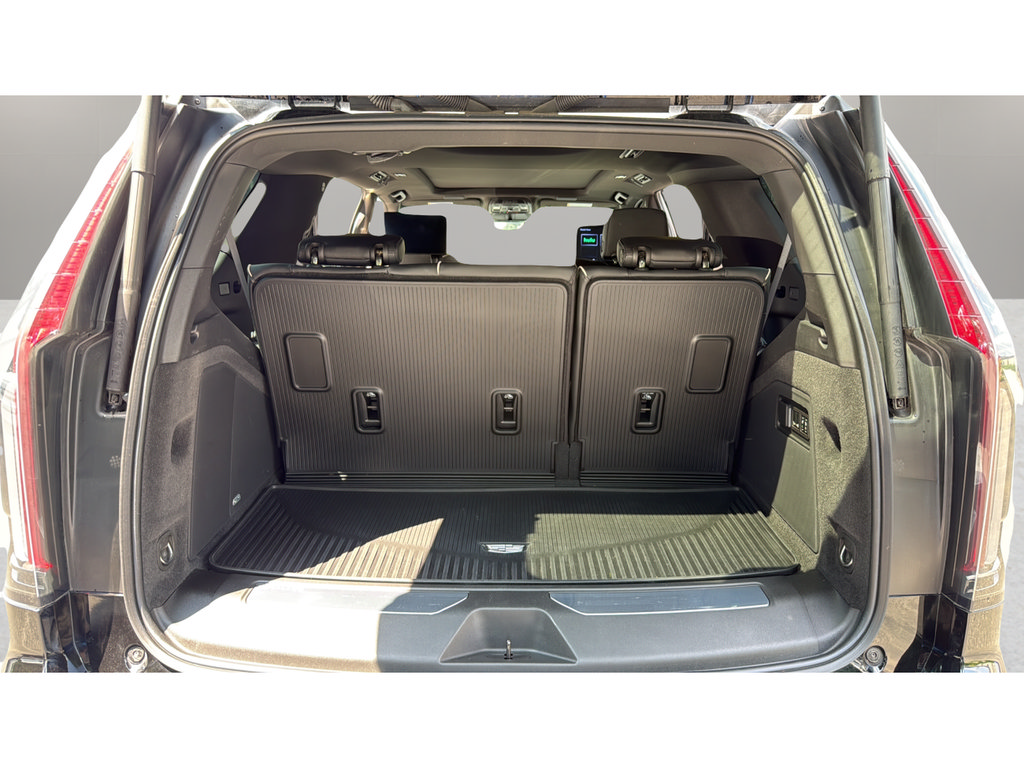 Certified 2024 Cadillac Escalade Premium Luxury w/ LPO, Floor Liner Package AWD/4WD image 31