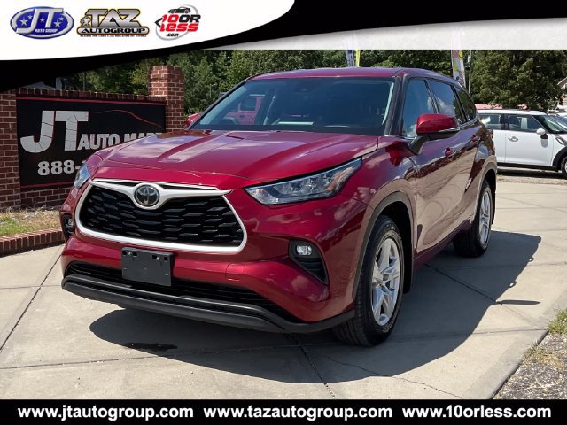Used 2020 Toyota Highlander LE AWD/4WD image 3