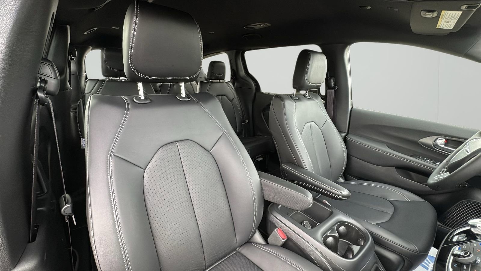 New 2025 Chrysler Pacifica Select FWD image 23