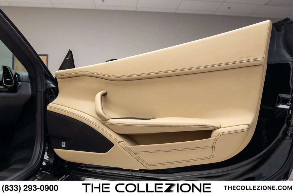 Used 2015 Ferrari 458 Spider RWD image 86