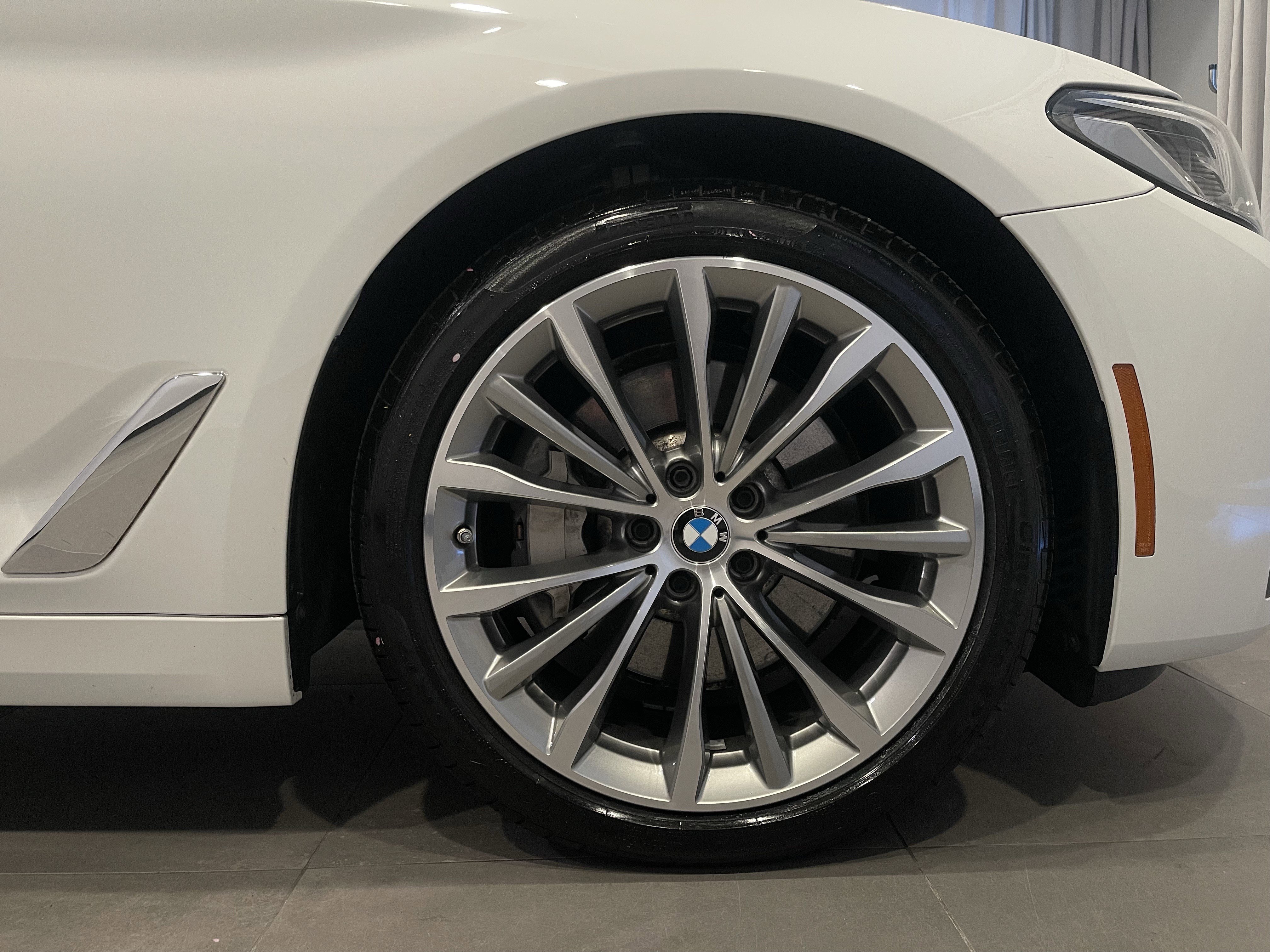 Certified 2023 BMW 530i xDrive w/ Convenience Package image 10