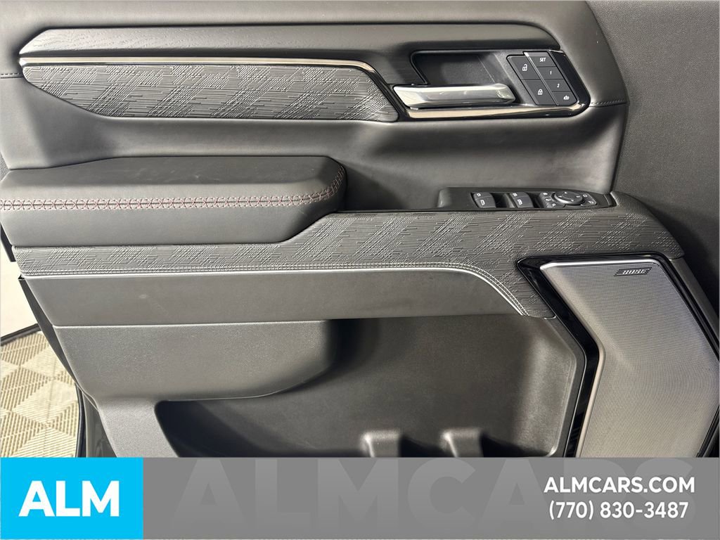 Used 2025 GMC Sierra 2500 AT4X image 10