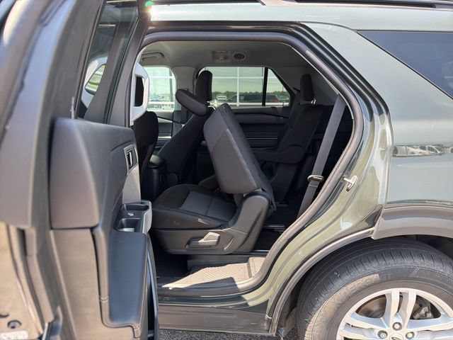 Certified 2024 Ford Explorer XLT w/ Class IV Trailer Tow Package AWD/4WD image 14