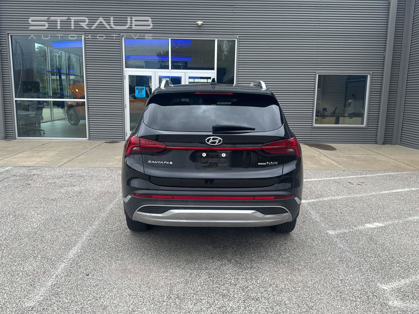 Used 2023 Hyundai Santa Fe Limited w/ Cargo Package AWD/4WD image 4