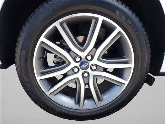 Used 2019 Ford Edge Titanium w/ Equipment Group 301A AWD/4WD image 6