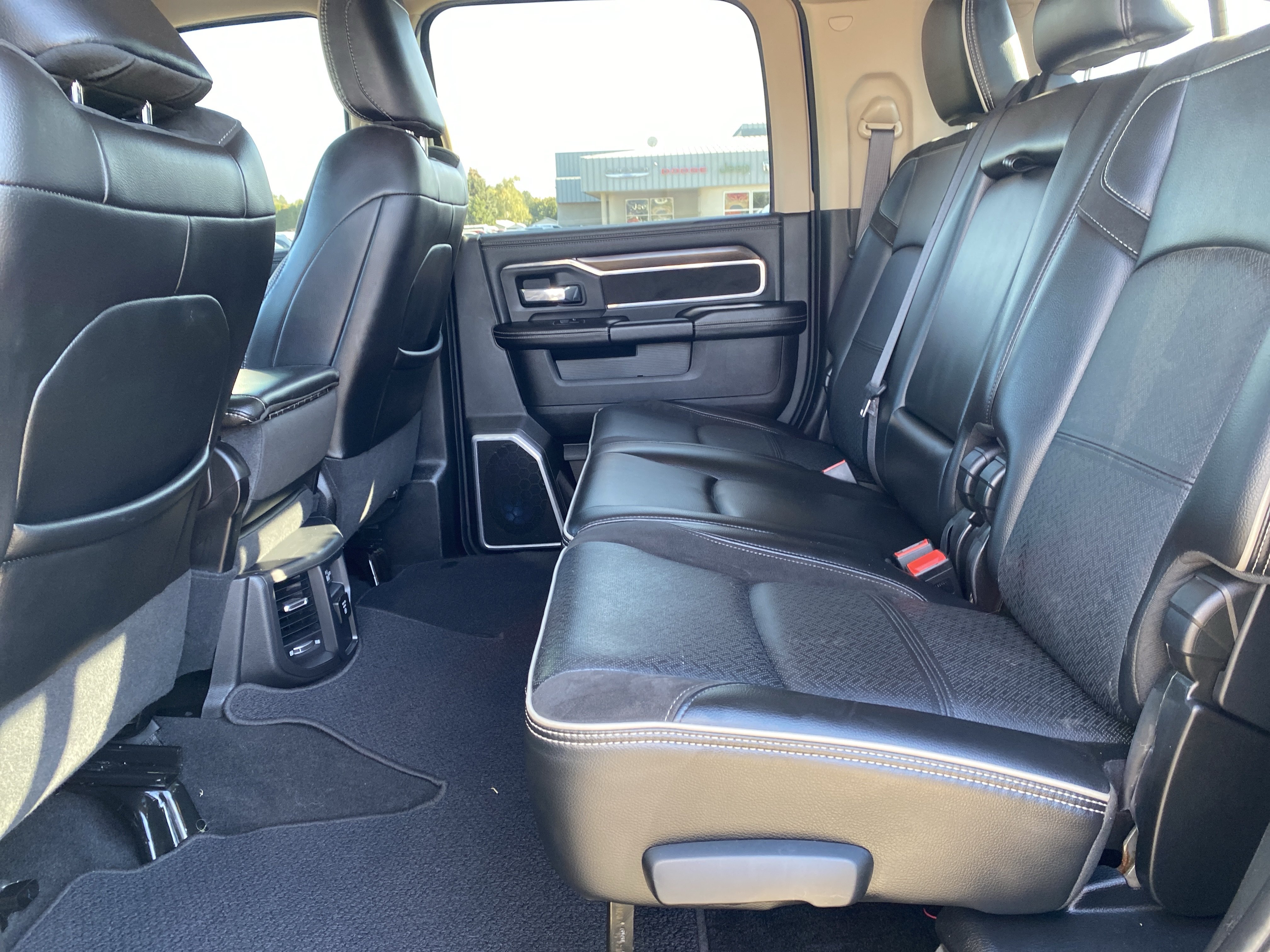 Used 2022 RAM 3500 Laramie AWD/4WD image 22