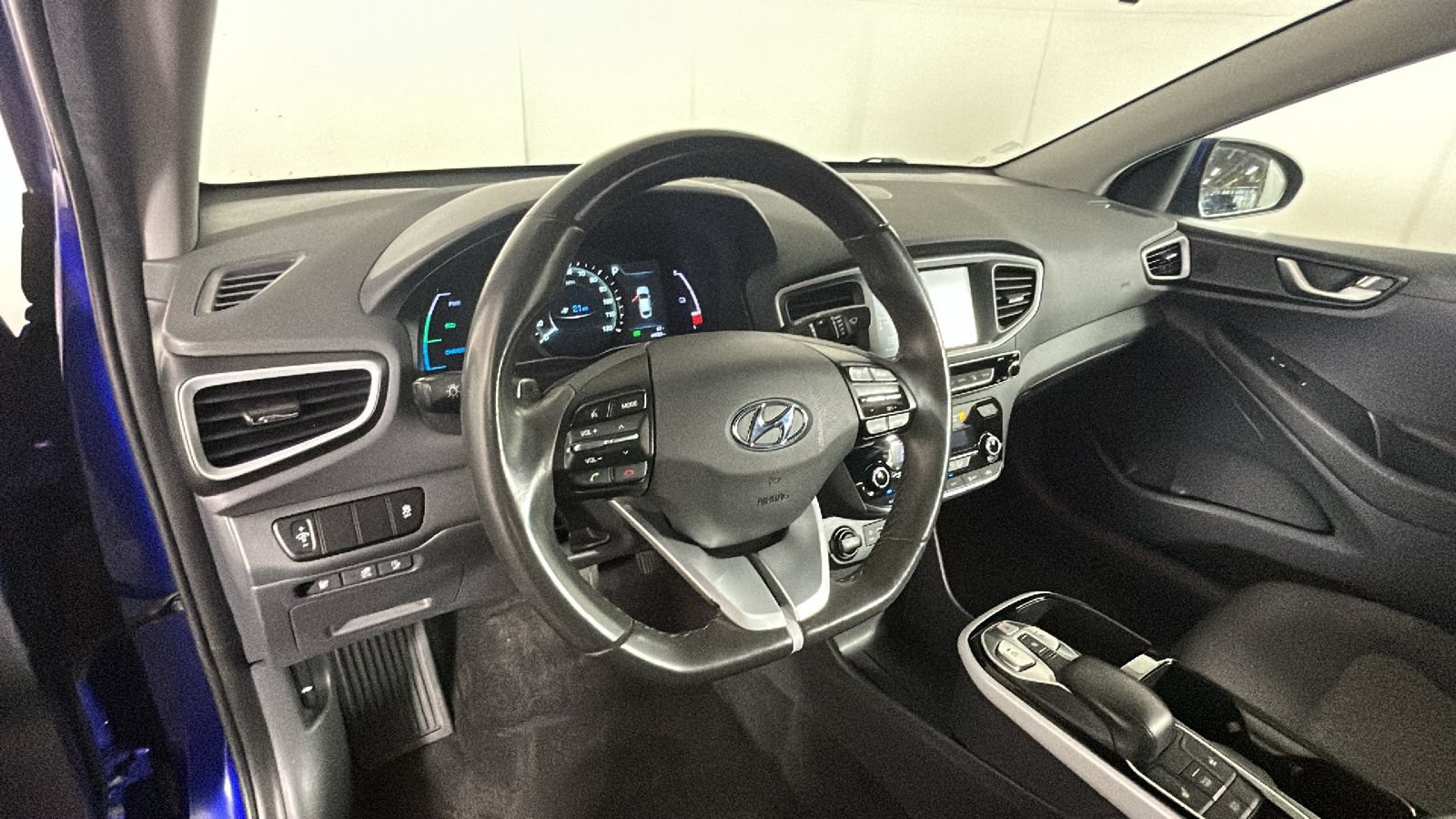 Used 2019 Hyundai Ioniq Electric FWD image 16