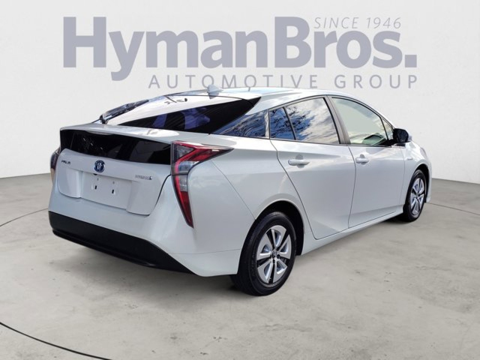 Used 2016 Toyota Prius Three FWD image 3