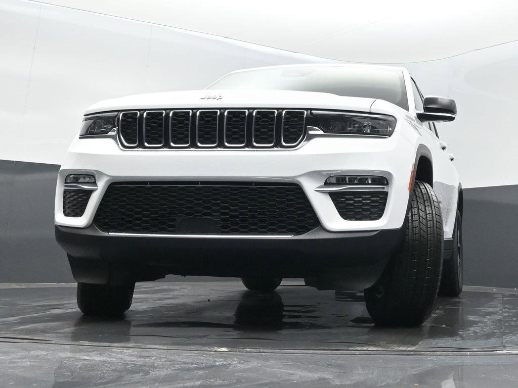 New 2025 Jeep Grand Cherokee Limited w/ Trailer Tow Package image 32