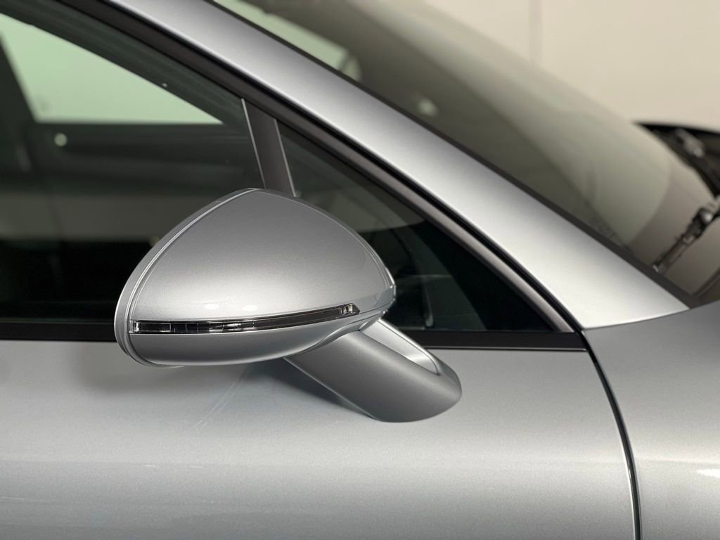 Certified 2025 Porsche Macan image 18