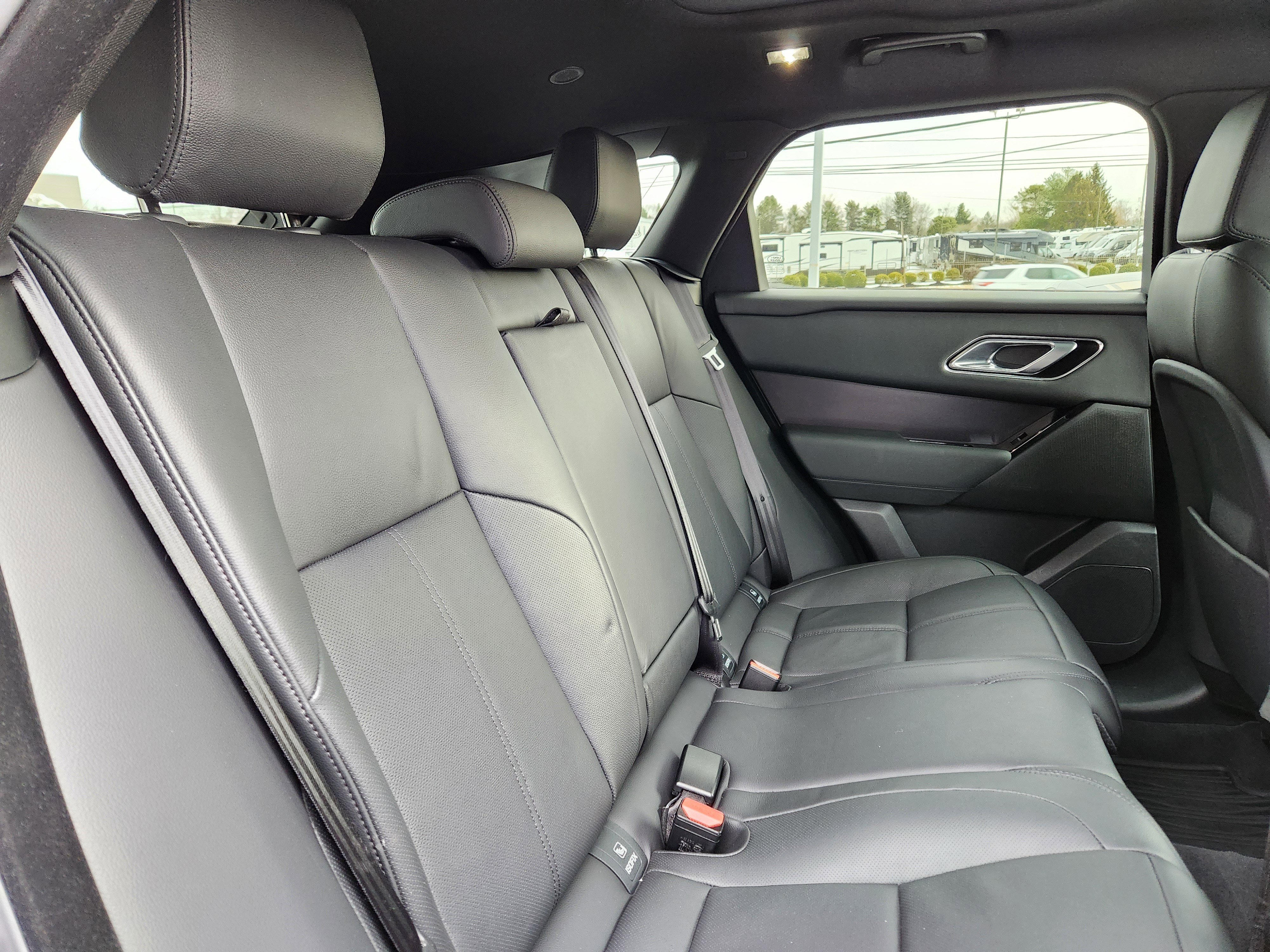 Certified 2026 Land Rover Range Rover Velar Dynamic SE image 15