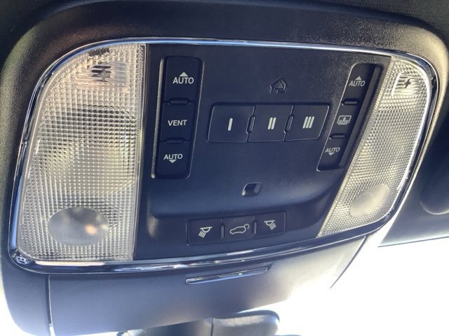 Used 2019 Jeep Grand Cherokee Trailhawk w/ Trailhawk Luxury Group AWD/4WD image 32
