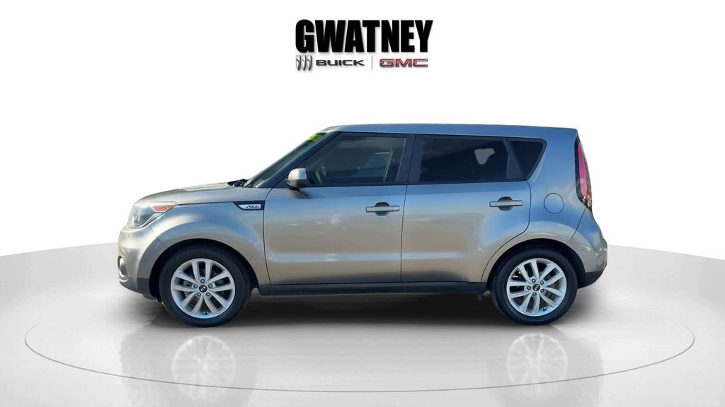Used 2018 Kia Soul + FWD image 3