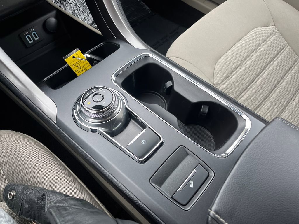 Used 2020 Ford Fusion SE image 24