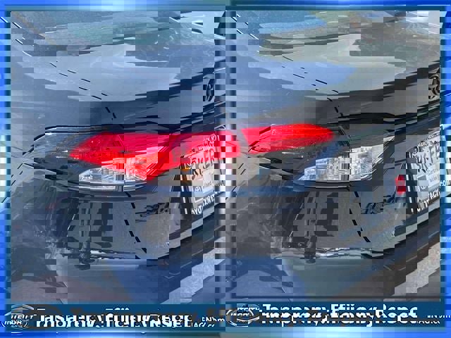 Used 2023 Toyota Corolla LE w/ LE Convenience Package FWD image 11