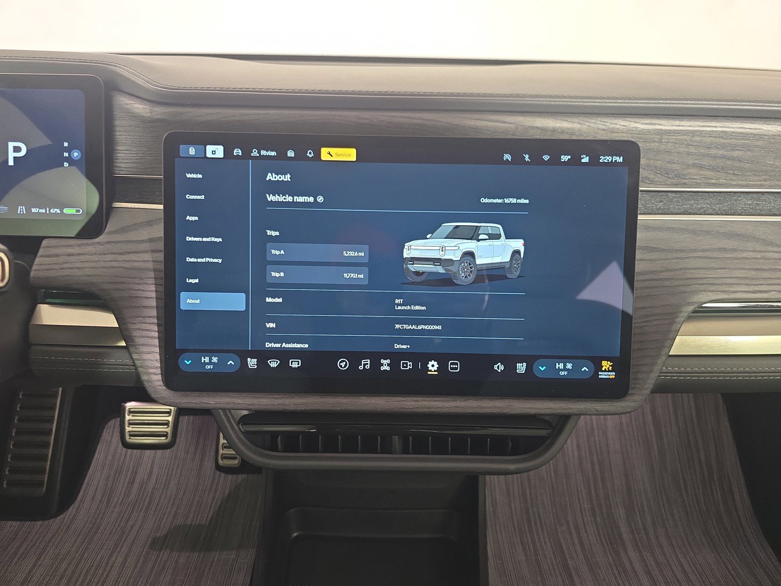 Used 2023 Rivian R1T Launch Edition image 27