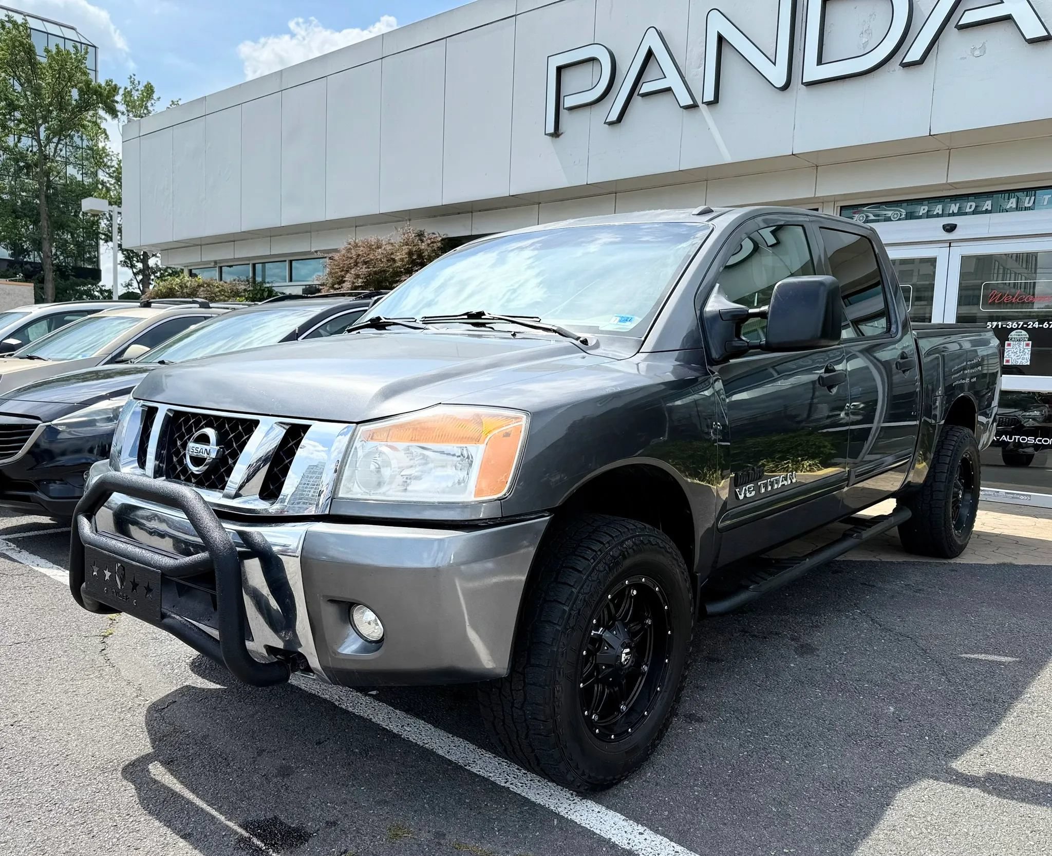 Used 2008 Nissan Titan SE AWD/4WD image 3