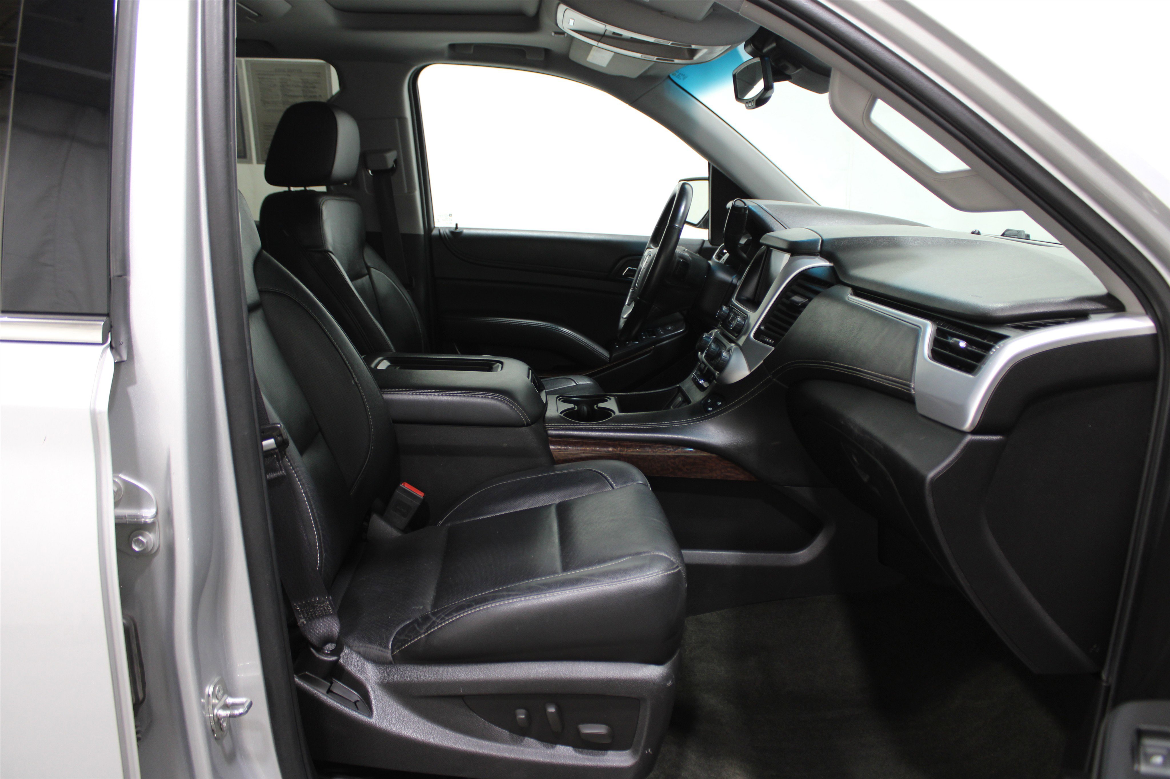 Used 2016 GMC Yukon SLT w/ Open Road Package image 32