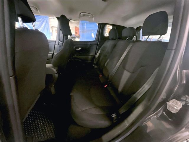 Used 2023 Jeep Renegade Latitude image 21