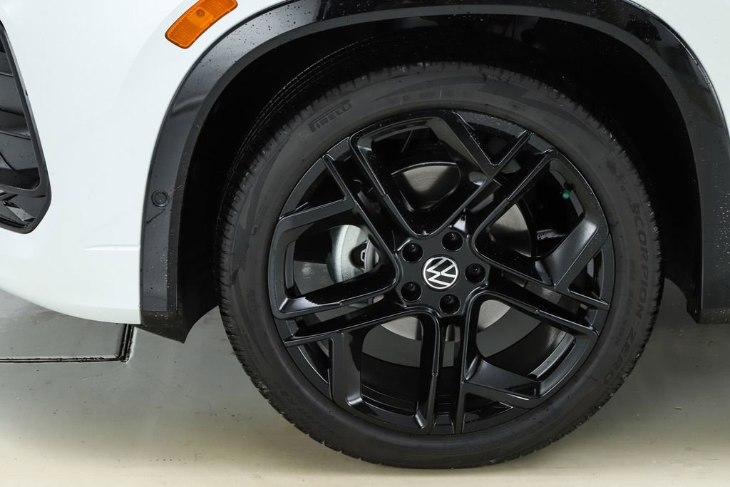 New 2026 Volkswagen Tiguan SE R-Line image 44