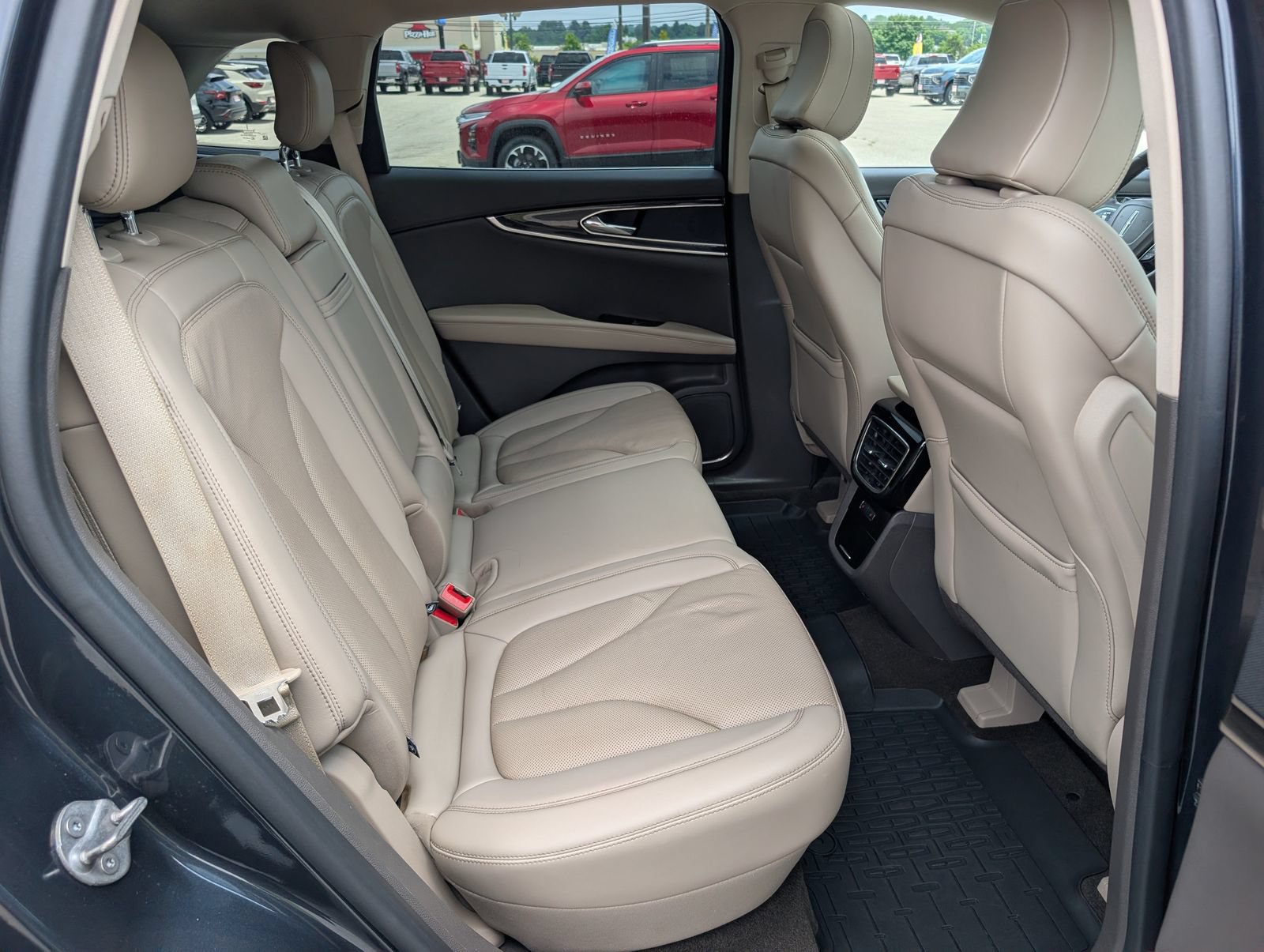 Used 2022 Lincoln Nautilus Reserve AWD/4WD image 12