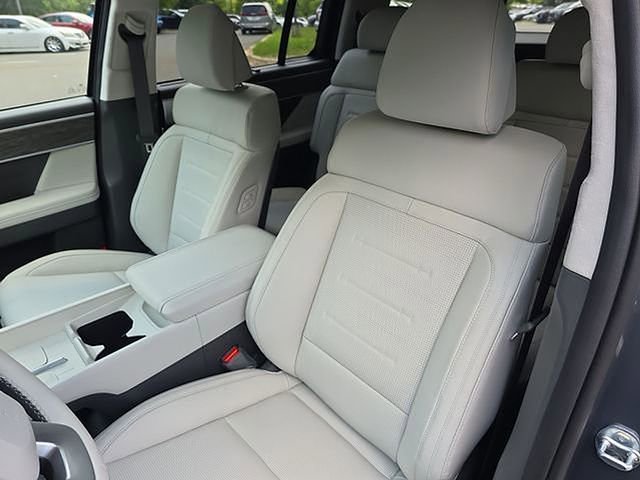 New 2025 Hyundai Santa Fe Calligraphy image 21