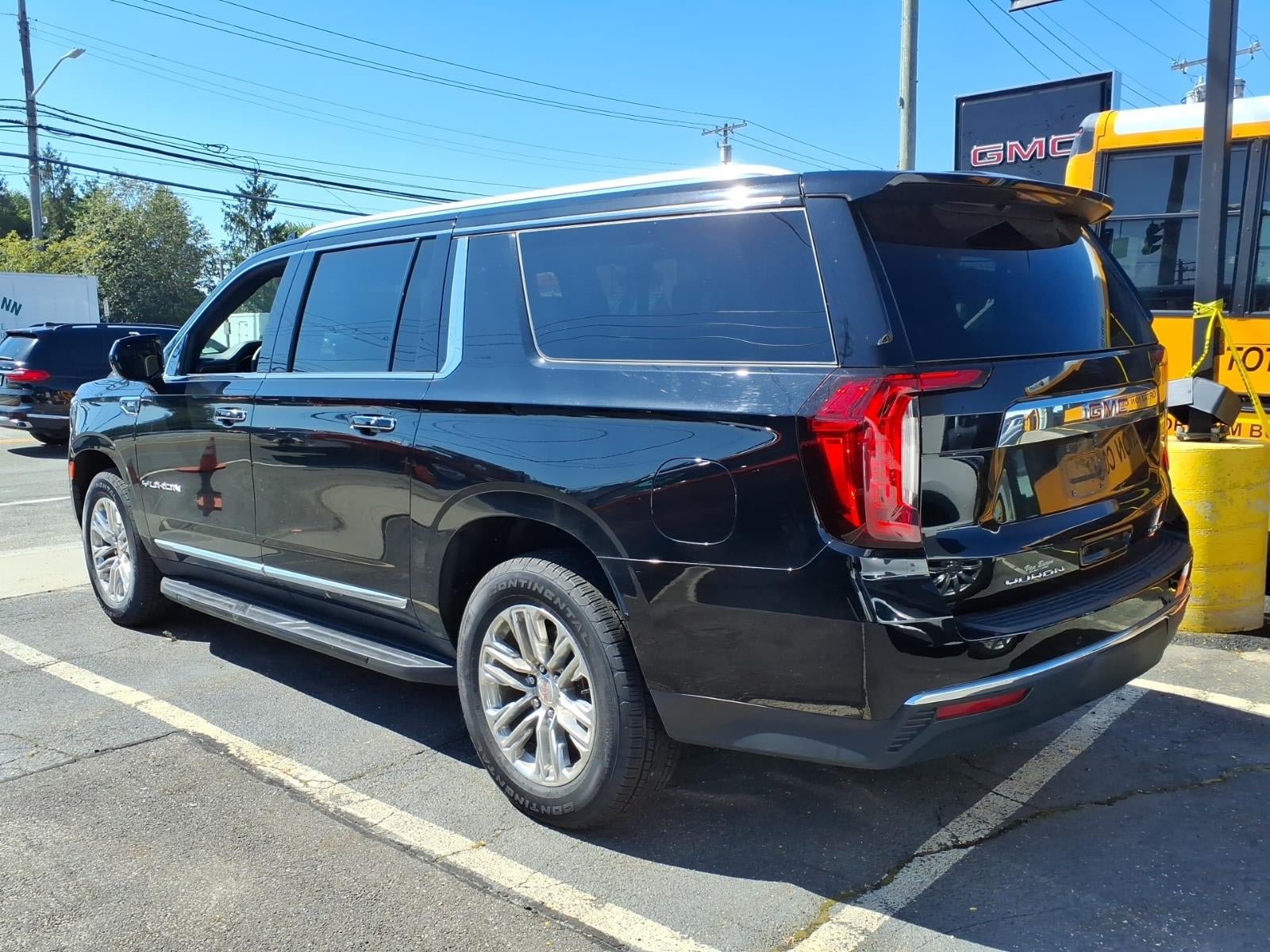 Certified 2023 GMC Yukon XL SLT AWD/4WD image 7
