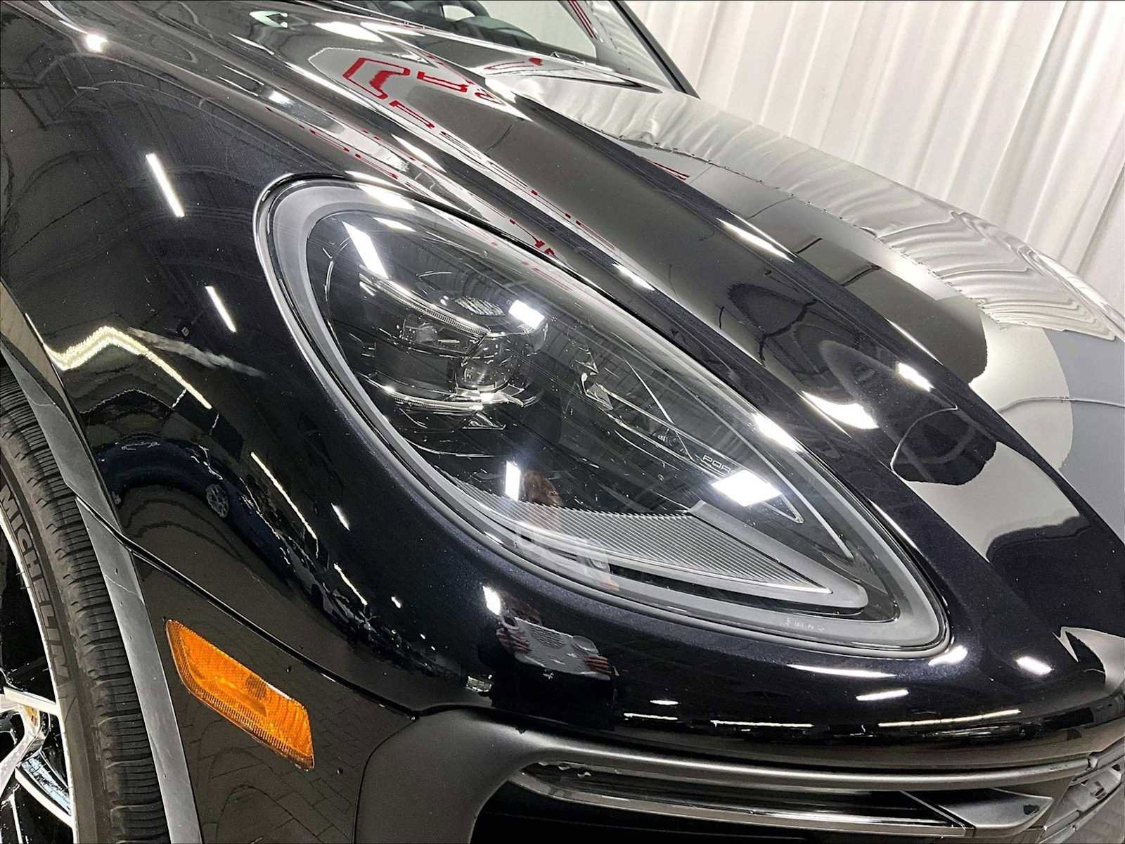 Used 2025 Porsche Macan image 15