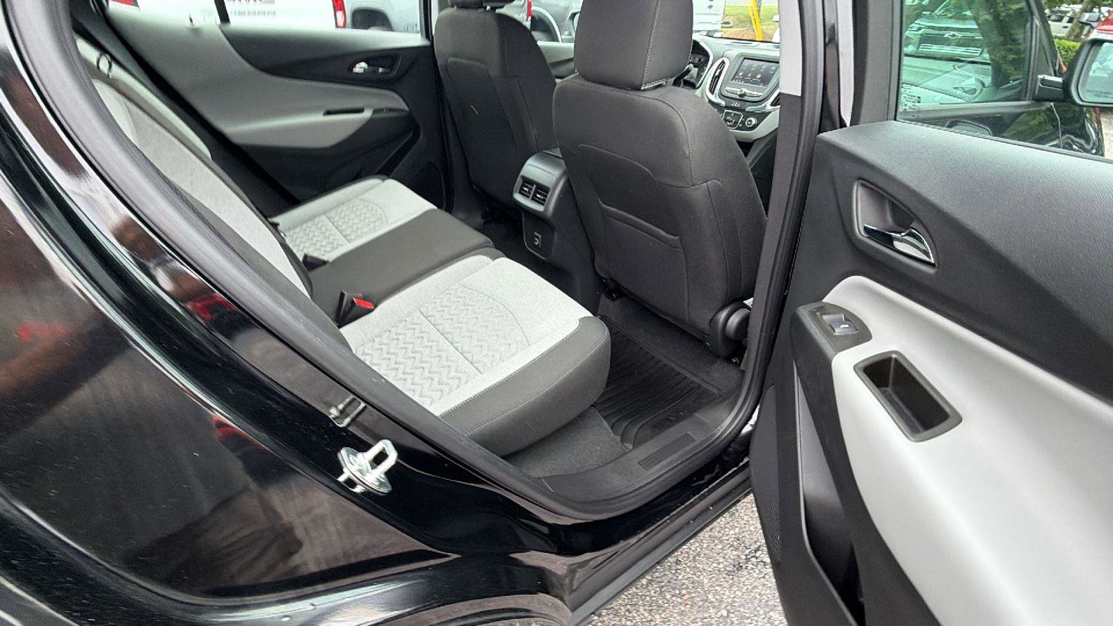 Certified 2024 Chevrolet Equinox LS w/ Midnight Edition FWD image 18