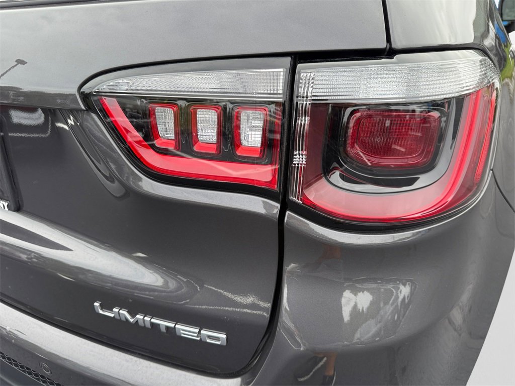 Used 2024 Jeep Compass Limited image 19