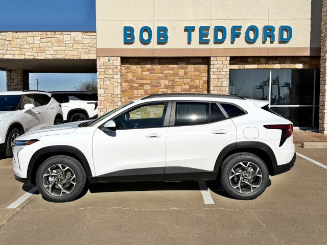 New 2026 Chevrolet Trax LT w/ Driver Confidence Package image 2