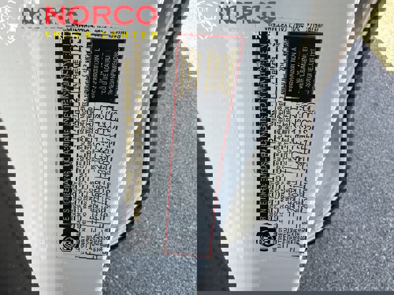 Used 2024 Nissan Frontier SV image 23