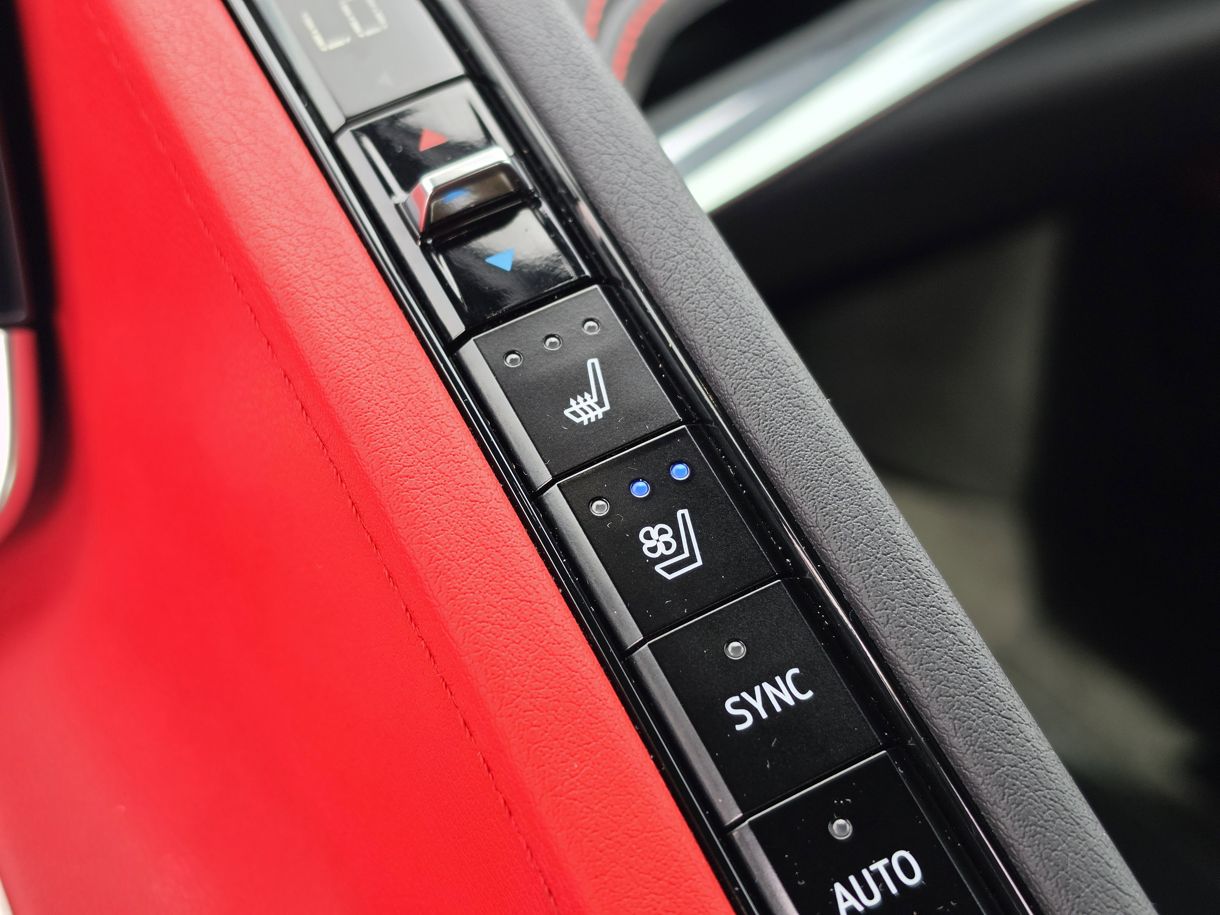 Used 2020 Chevrolet Corvette Stingray Preferred Cpe w/ 2LT Preferred Equipment Group RWD image 28