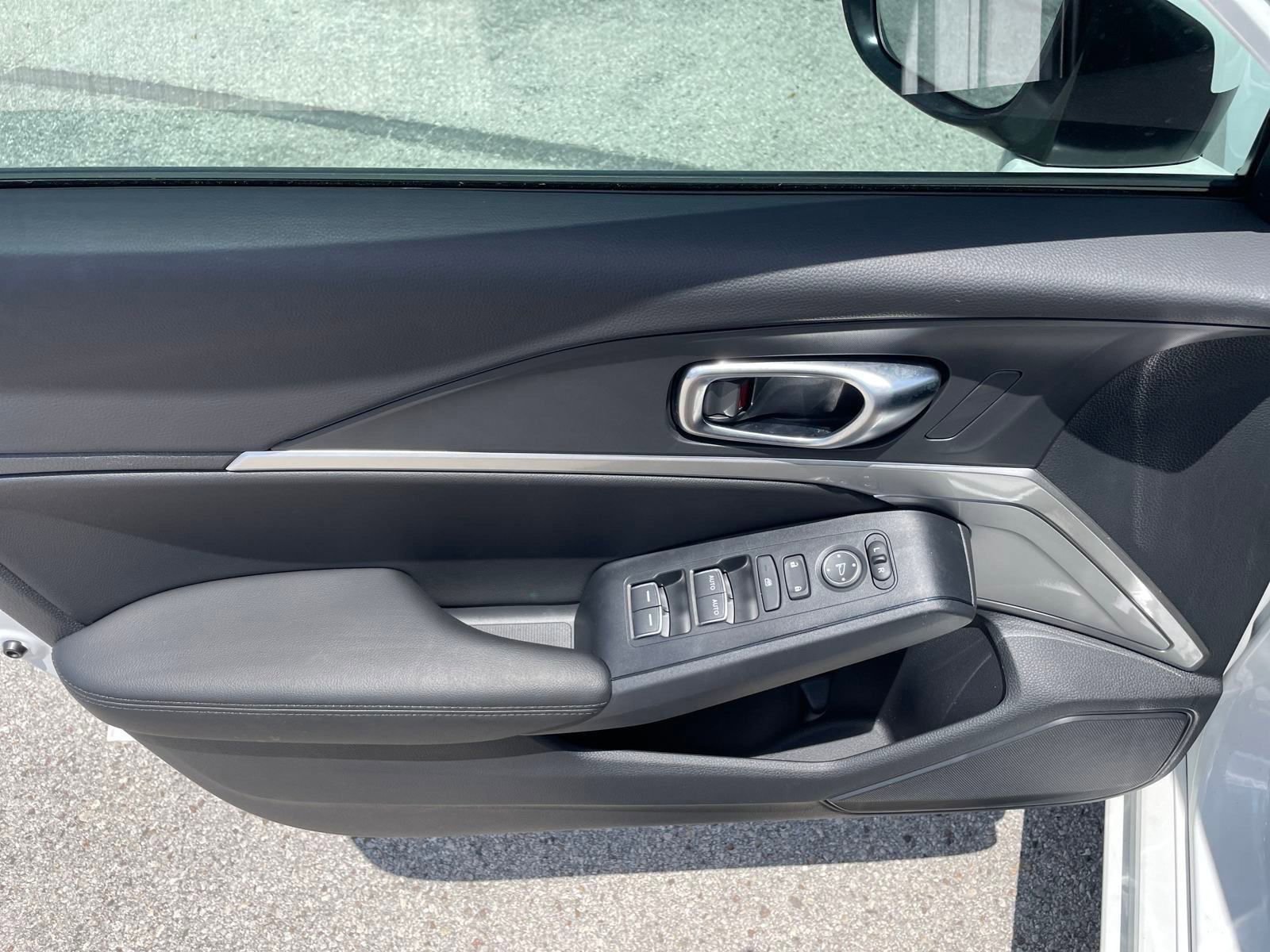 Used 2025 Acura Integra Base image 17