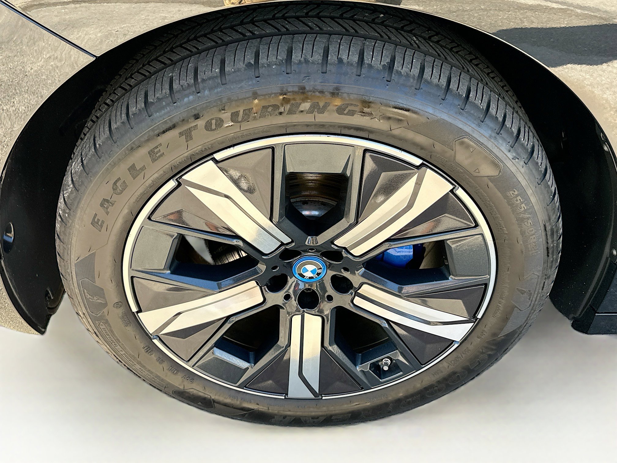 Used 2024 BMW iX xDrive50 w/ Sport Package image 35