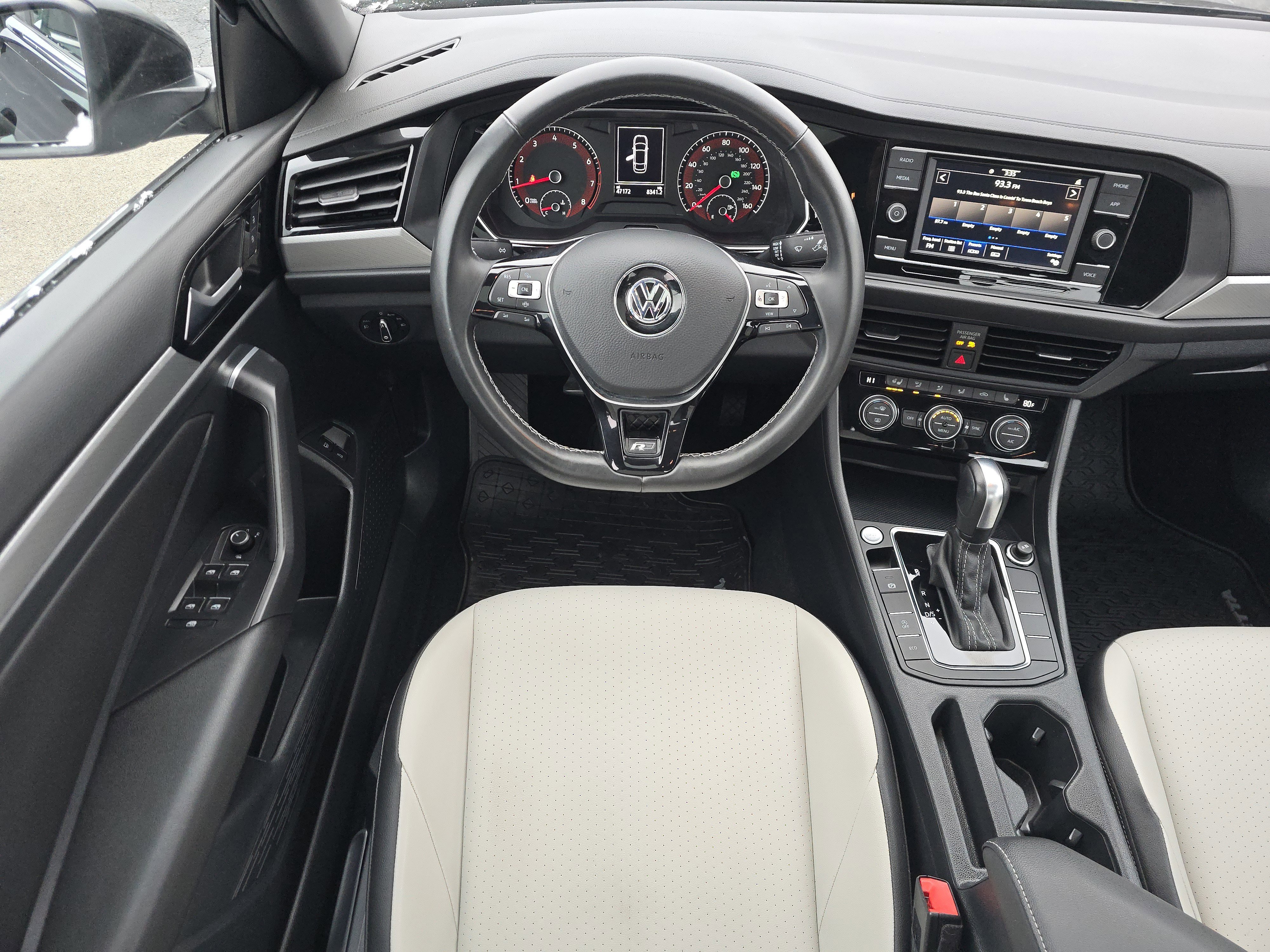 Certified 2021 Volkswagen Jetta R-Line w/ R-Line Cold Weather Package image 19